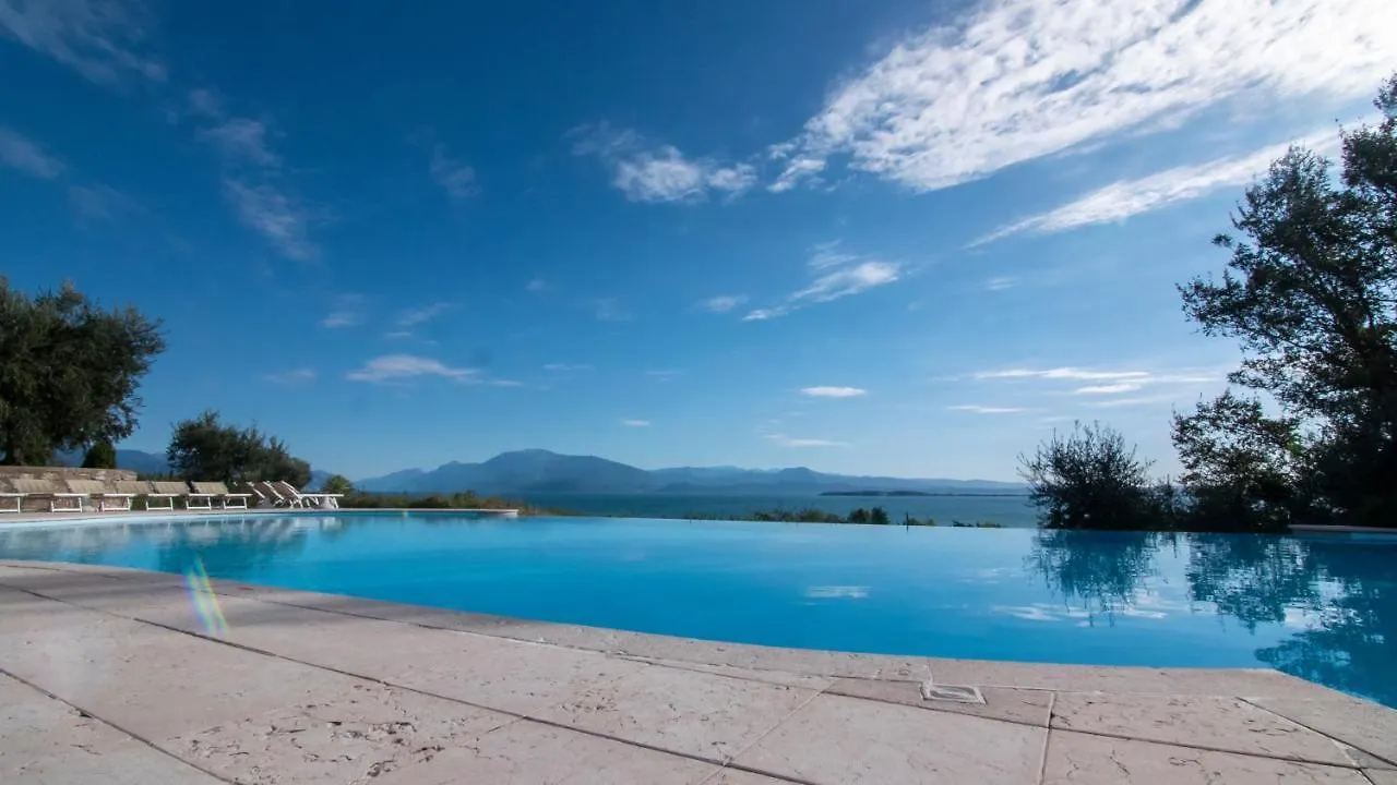 Castello Belvedere Apartments Desenzano del Garda Apartahotel