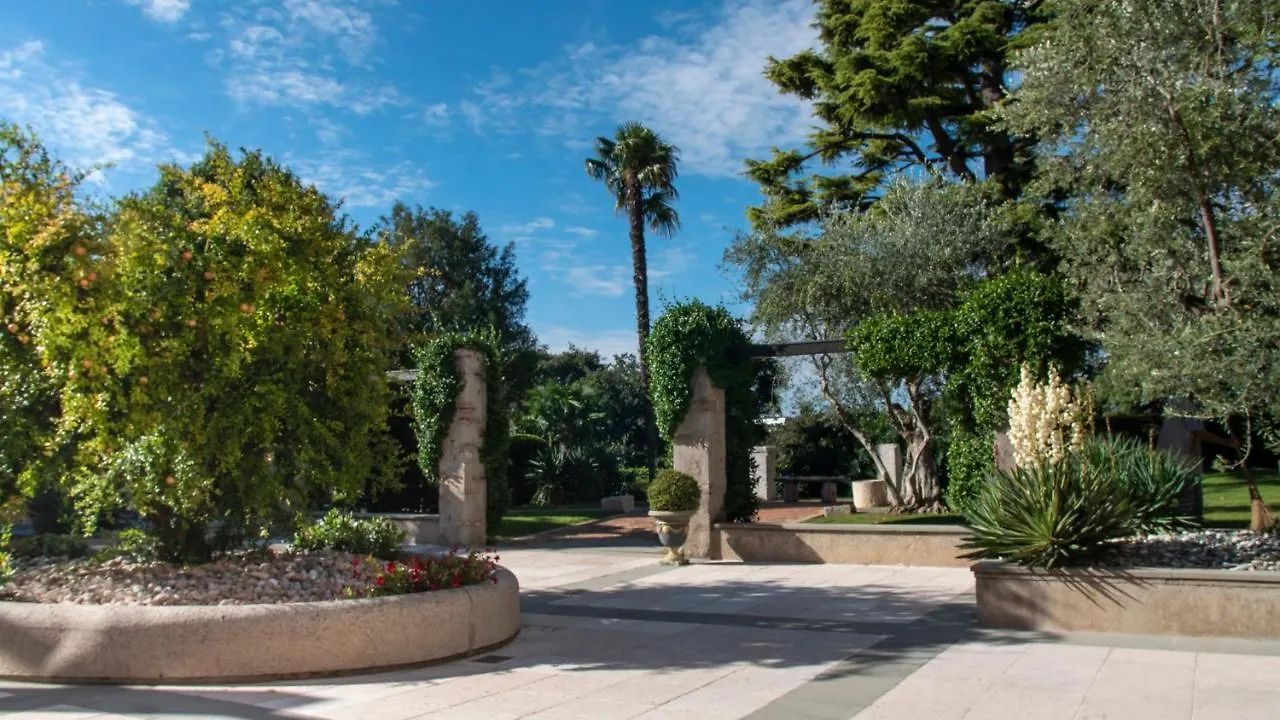 Apartahotel Castello Belvedere Apartments Desenzano del Garda