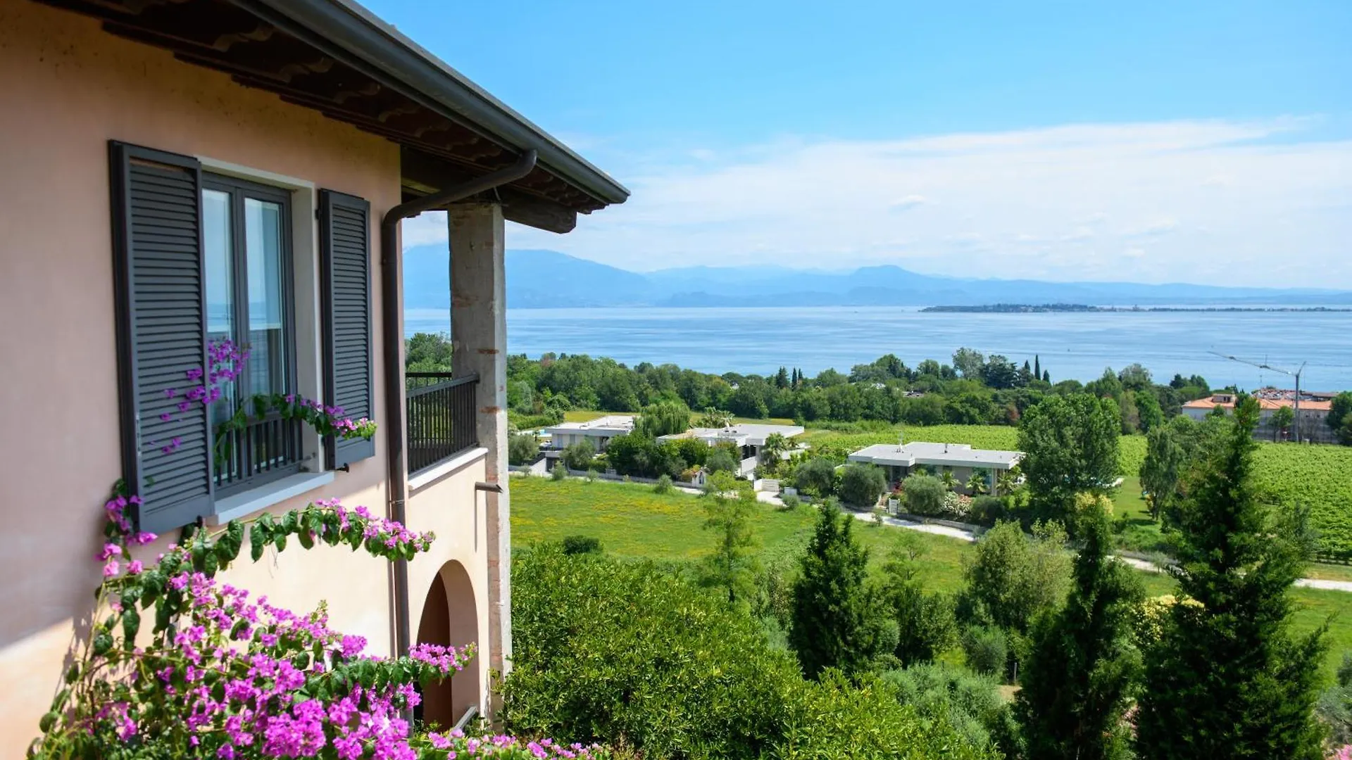 Castello Belvedere Apartments Desenzano del Garda Apartahotel